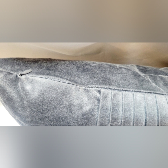 Elite Home Gray Ribbed Velvet Accent Lumbar Pillow 23x12" - Picture 4 of 7